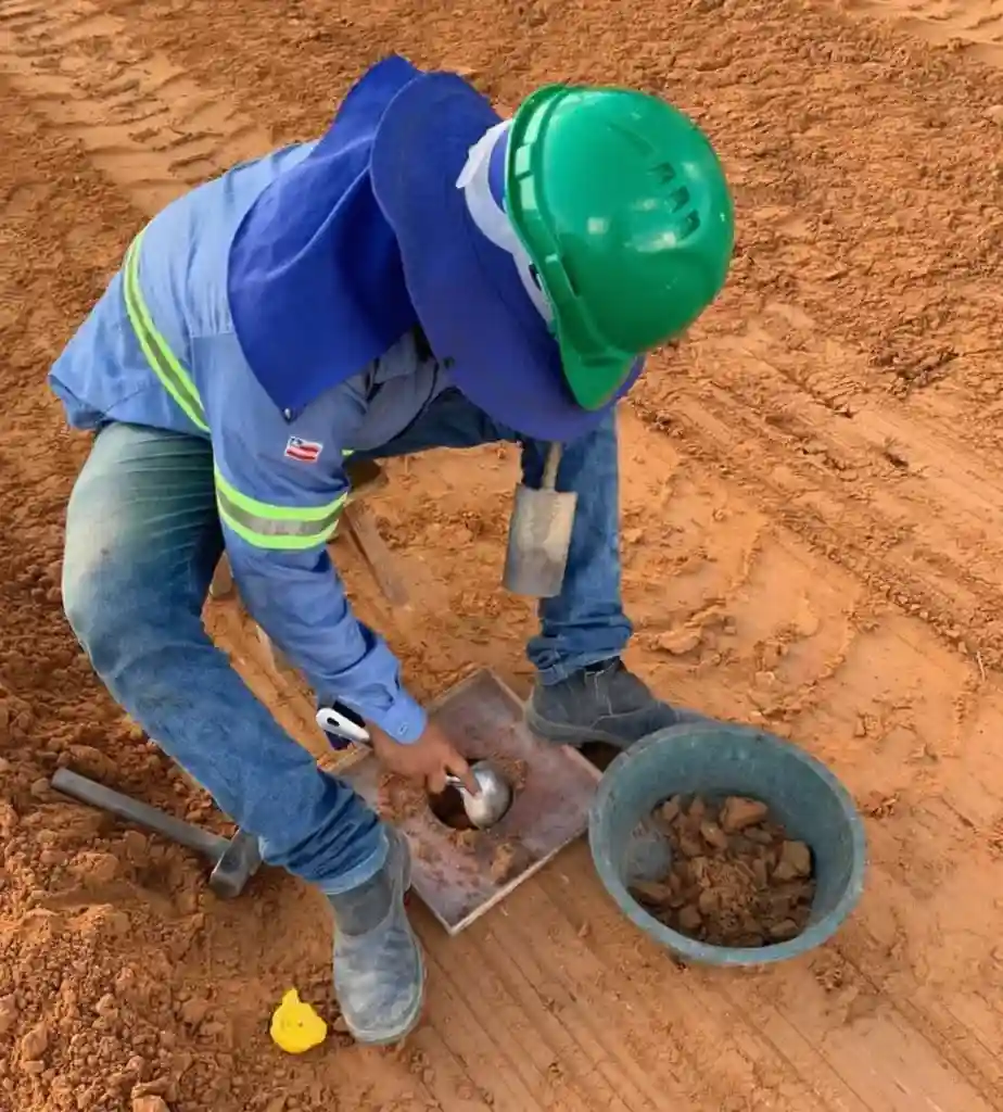 Ensaio de Densidade In Situ com Cone de Areia em Piracicaba